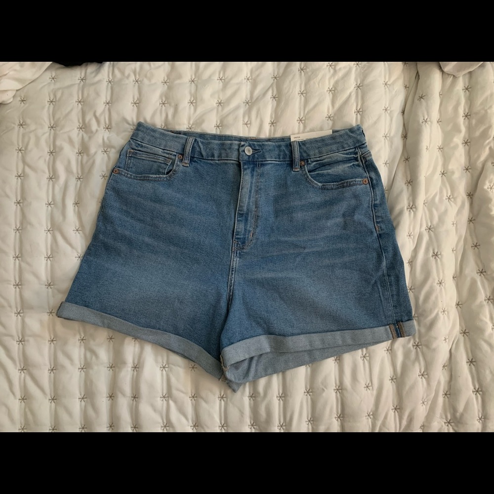 American Eagle stretch curvy denim mom shorts